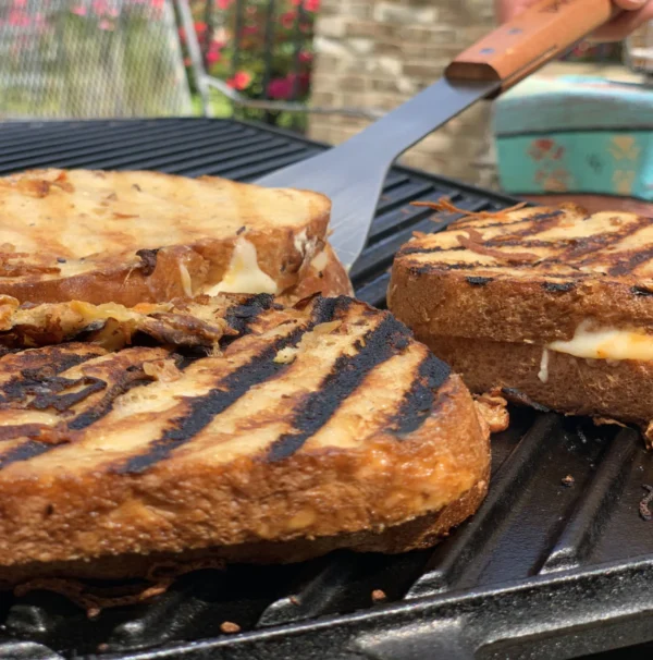 14-in Cast Iron Reversible Square Griddle - Image 4