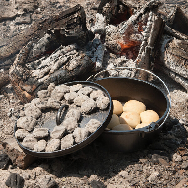 12 Inch / 6 Quart Cast Iron Camp Dutch Oven - Image 2